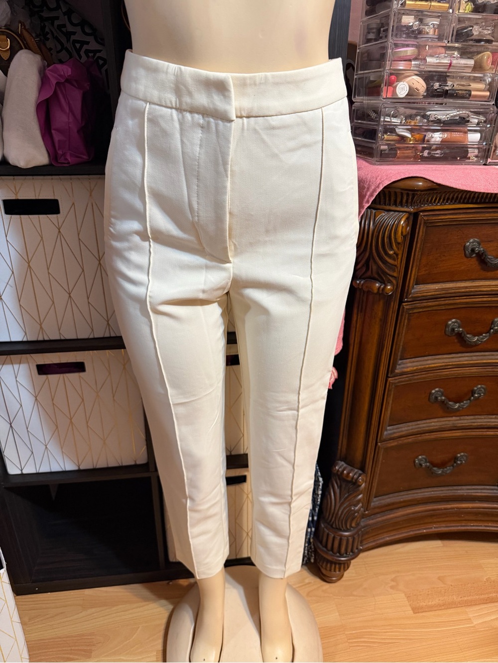 Zara Cream High-Rise Cropped Trousers with Front Seams
